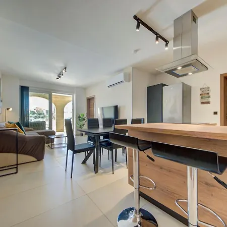 Oakville, Valley Views, Private Pool, Bbq, Games By Haven & Keys Malta *