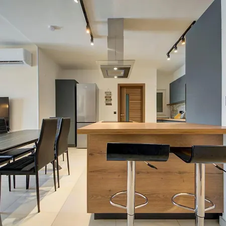 Oakville, Valley Views, Private Pool, Bbq, Games By Haven & Keys Malta Lägenhet