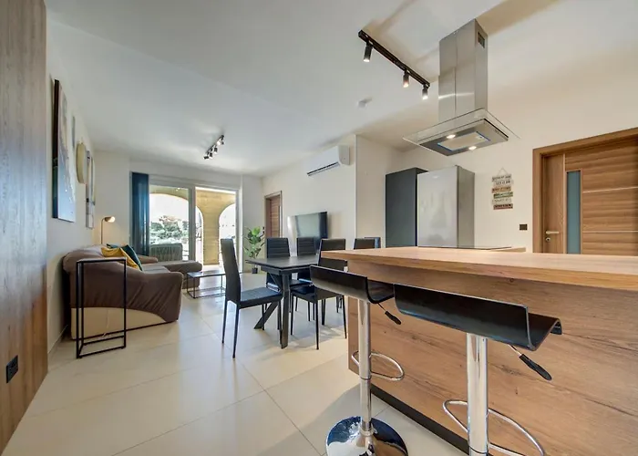 Oakville, Valley Views, Private Pool, Bbq, Games By Haven & Keys Malta *